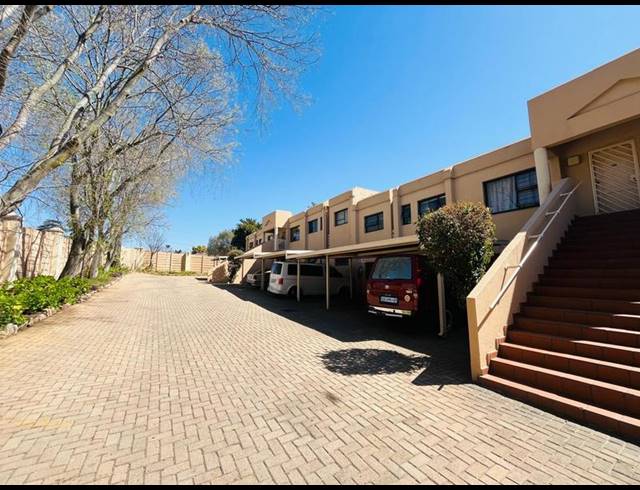2 BEDROOM APARTMENT FOR SALE IN BRAMLEY VIEW